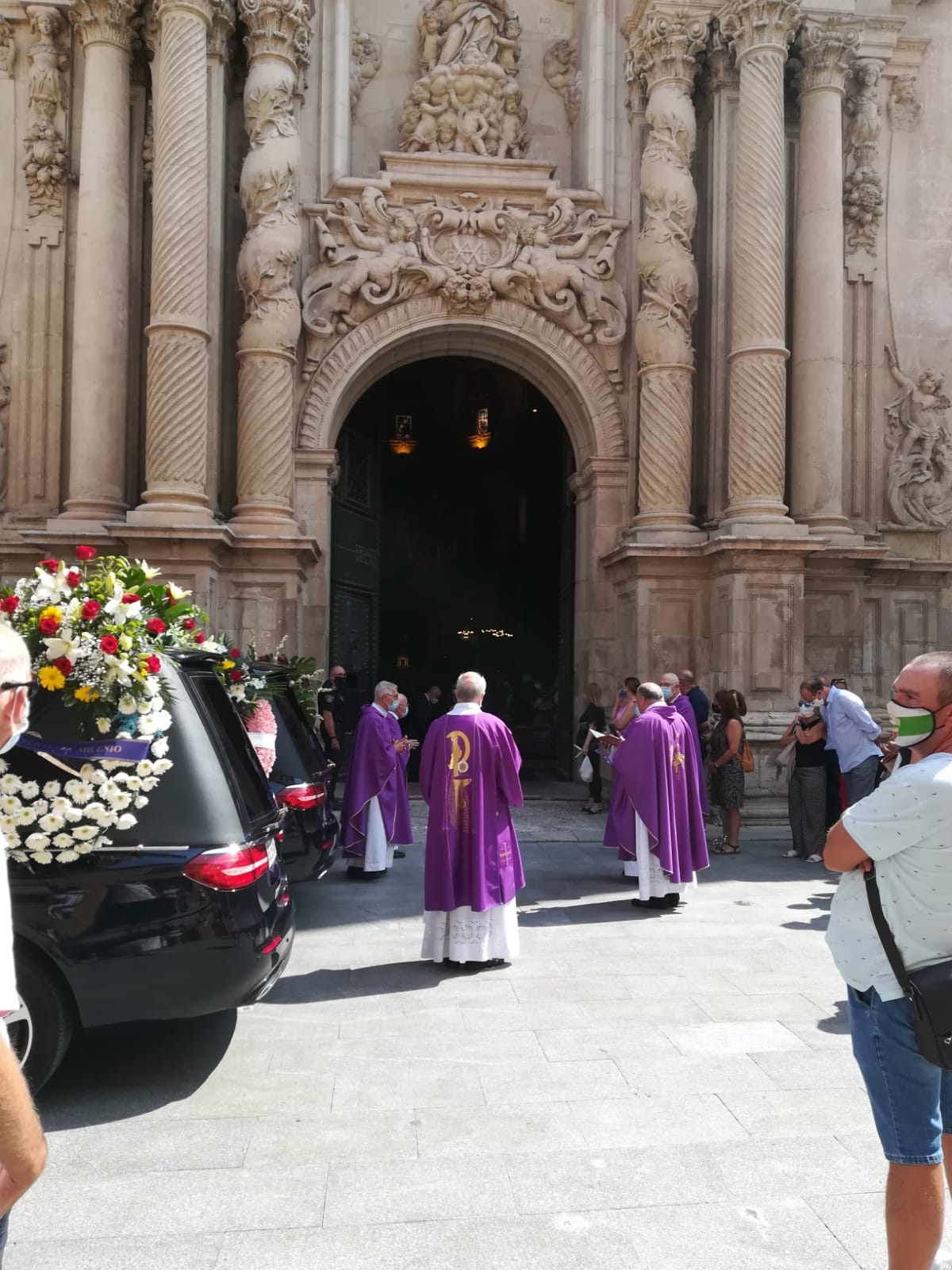 Elche ofrece a Joaquín Serrano una sentida despedida Elche ofrece a Joaquín Serrano una sentida despedida