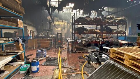 F&aacute;brica de Elda incendiada.