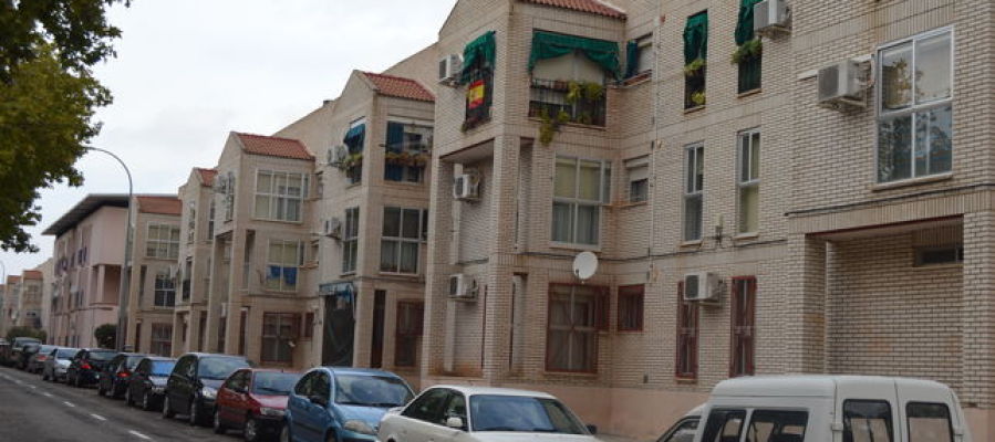 Vecinos de La Granja piden a la Junta que arregle los tejados dañados en la granizada de agosto Vecinos de La Granja piden a la Junta que arregle los tejados dañados en la granizada de agosto