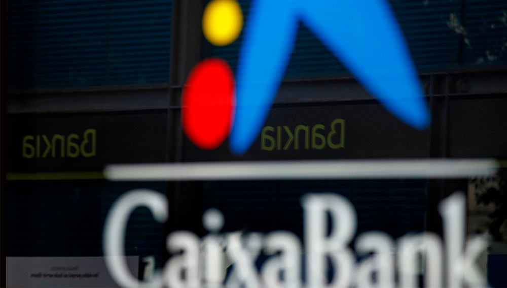 Caixabank cobrará comisiones de hasta 240 euros a los clientes. Esta es la forma de evitarlo Caixabank cobrará comisiones de hasta 240 euros a los clientes. Esta es la forma de evitarlo