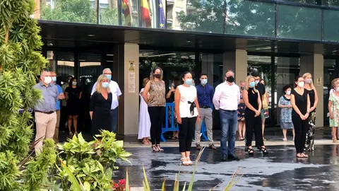 Almassora guarda un minuto de silencio repulsa del consistorio ante la muerte de un bebé de 10 meses a manos de su padre