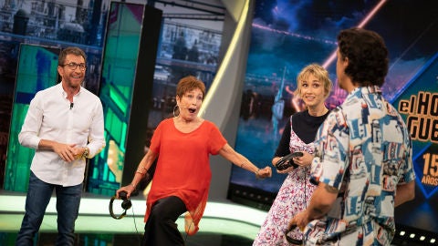 Fernando Sim&oacute;n, Julio Iglesias y Salvador Illa protagonizan el hilarante 'Tel&eacute;fono escacharrado' de Carlos Latre en 'El Hormiguero 3.0'
