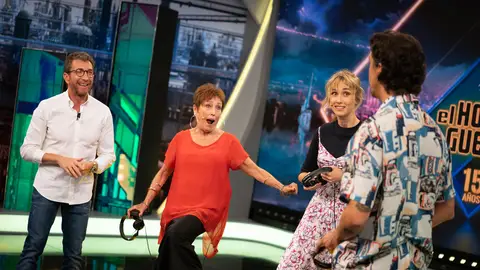 Fernando Simón, Julio Iglesias y Salvador Illa protagonizan el hilarante 'Teléfono escacharrado' de Carlos Latre en 'El Hormiguero 3.0' Fernando Simón, Julio Iglesias y Salvador Illa protagonizan el hilarante 'Teléfono escacharrado' de Carlos Latre en 'El Hormiguero 3.0'
