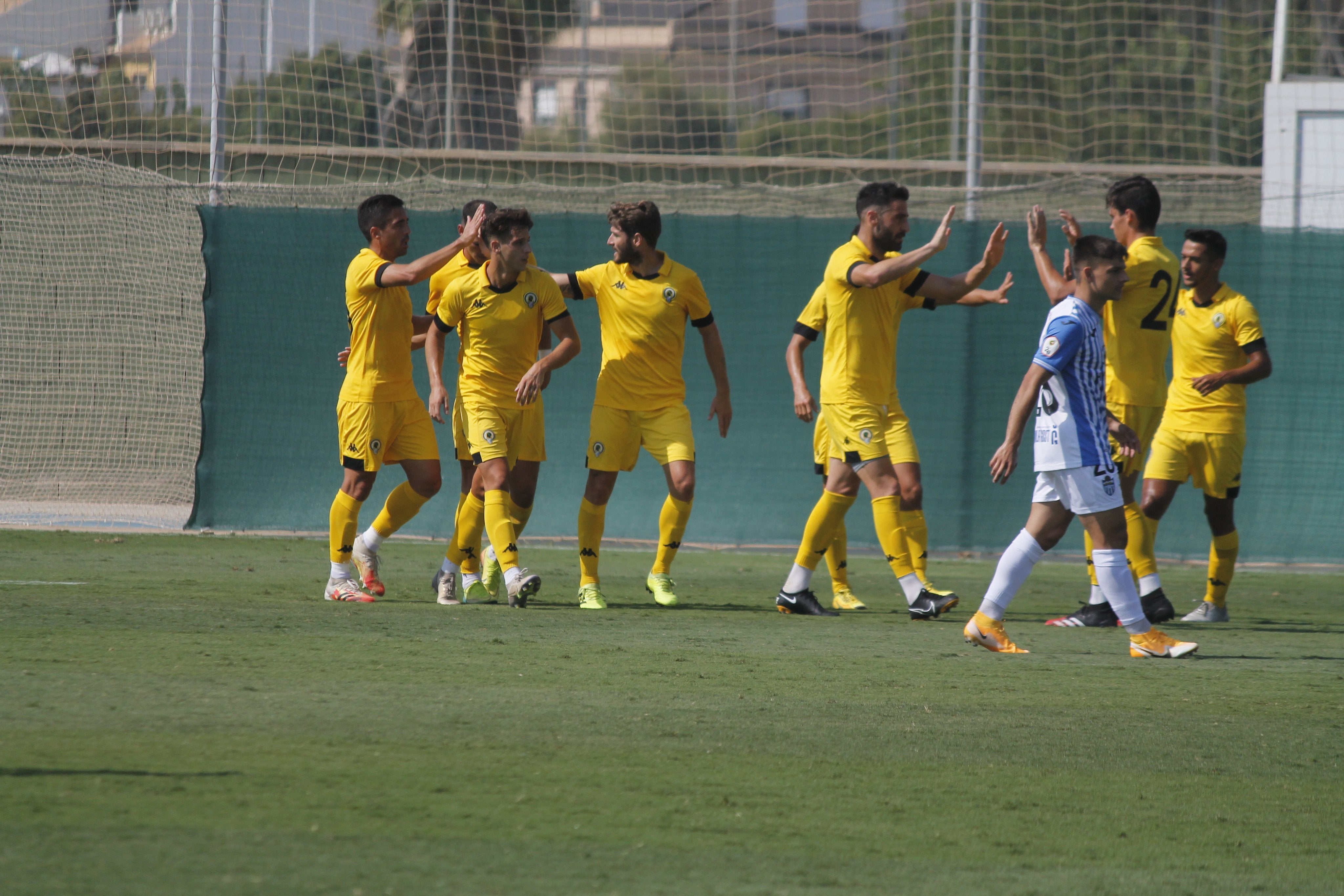 El Hércules remonta al Baleares con goles de Acuña y Benja El Hércules remonta al Baleares con goles de Acuña y Benja