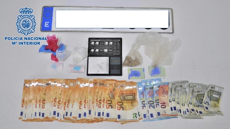 La Policía Nacional desactiva un punto de venta de drogas en una vivienda unifamiliar de Ciudad Real La Policía Nacional desactiva un punto de venta de drogas en una vivienda unifamiliar de Ciudad Real