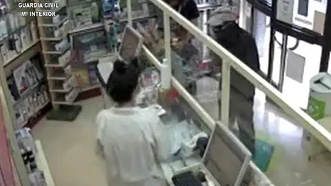 Atraco en una farmacia de Lora del Río Atraco en una farmacia de Lora del Río
