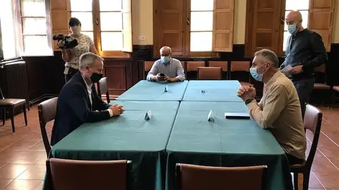 Reunión de Psoe, BNG e Ciudadanos no Liceo Reunión de Psoe, BNG e Ciudadanos no Liceo
