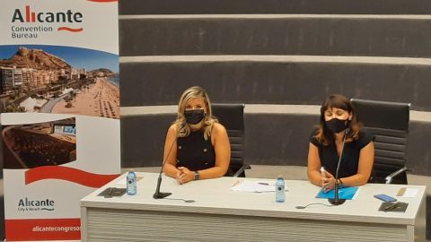 La vicealcaldesa y la Vicerpesidenta en la firma del convenio La vicealcaldesa y la Vicerpesidenta en la firma del convenio