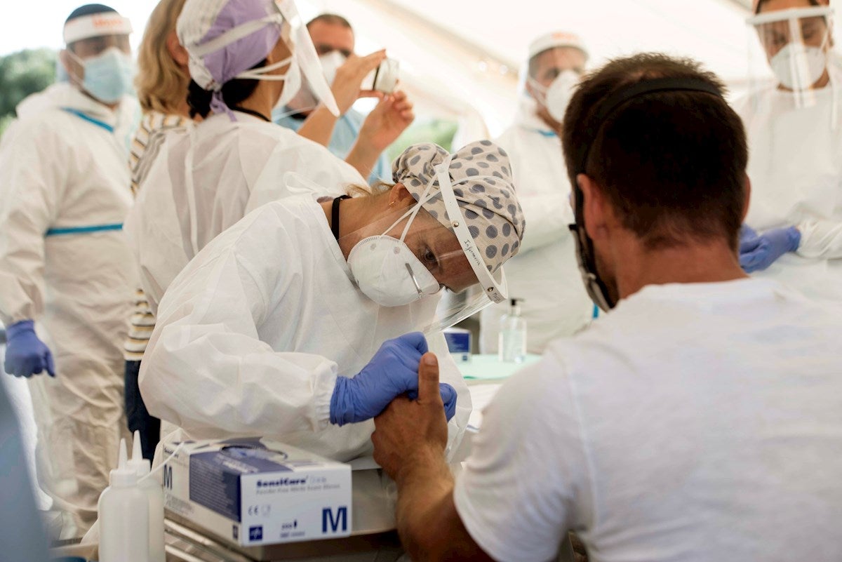 Baleares notifica 140 nuevos positivos más y seis nuevos fallecimientos desde este martes Baleares notifica 140 nuevos positivos más y seis nuevos fallecimientos desde este martes