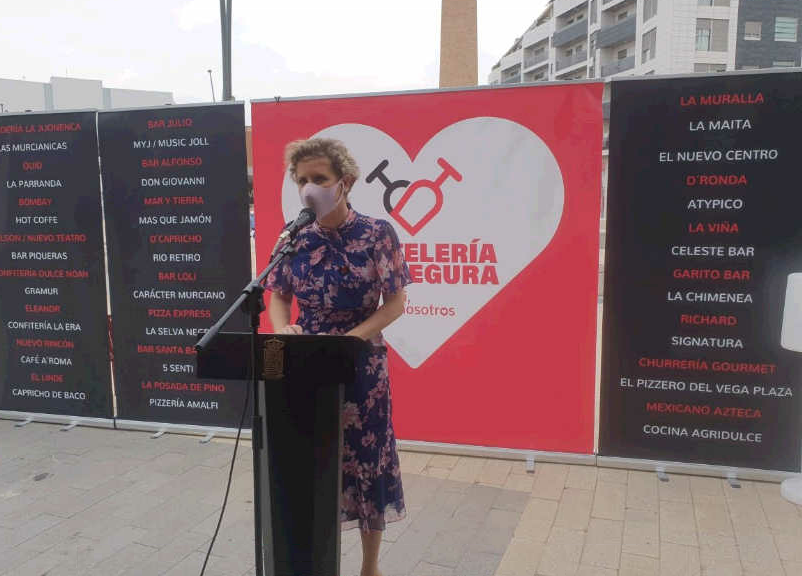 La alcaldesa, Esther Clavero, pide a los hosteleros que resistan La alcaldesa, Esther Clavero, pide a los hosteleros que resistan