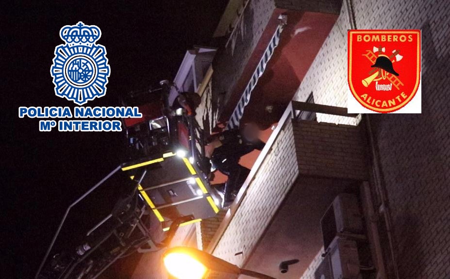 Rescatan a una mujer que había sido retenida en su vivienda por su hijo Rescatan a una mujer que había sido retenida en su vivienda por su hijo