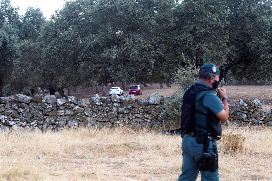 Encuentran restos óseos en la finca donde se busca a Manuela Chavero Encuentran restos óseos en la finca donde se busca a Manuela Chavero