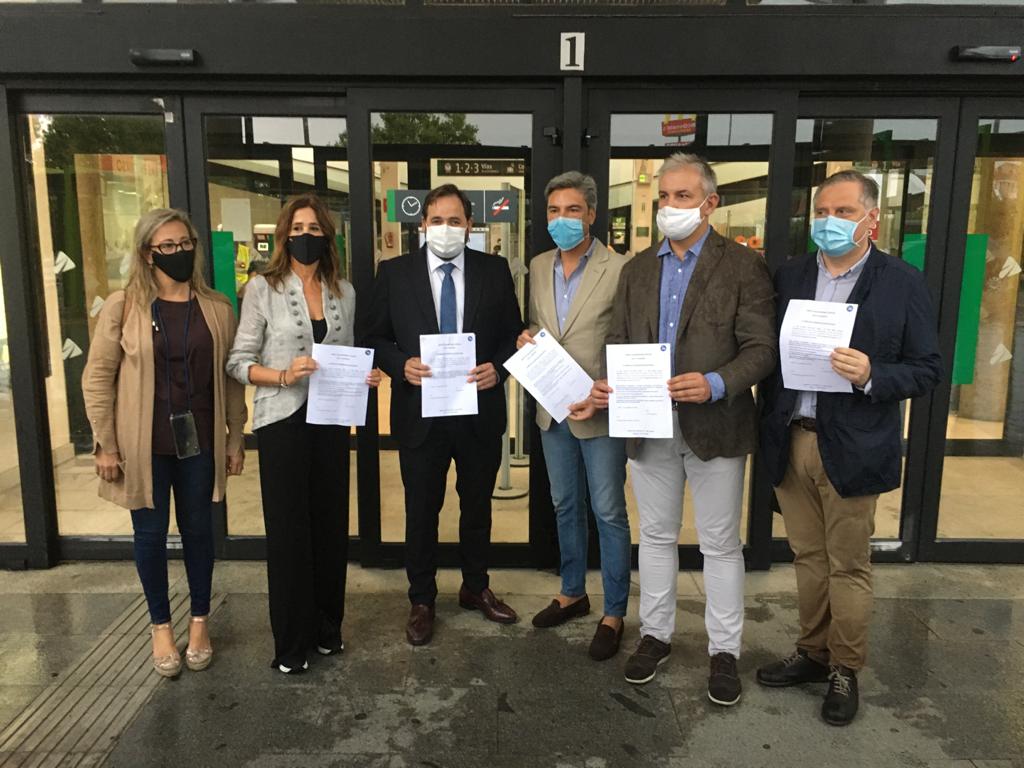 El PP pide recuperar las frecuencias de trenes de Ciudad Real y Puertollano El PP pide recuperar las frecuencias de trenes de Ciudad Real y Puertollano