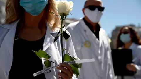 Colas de hasta dos horas de espera para la atención en centros de salud Coronavirus