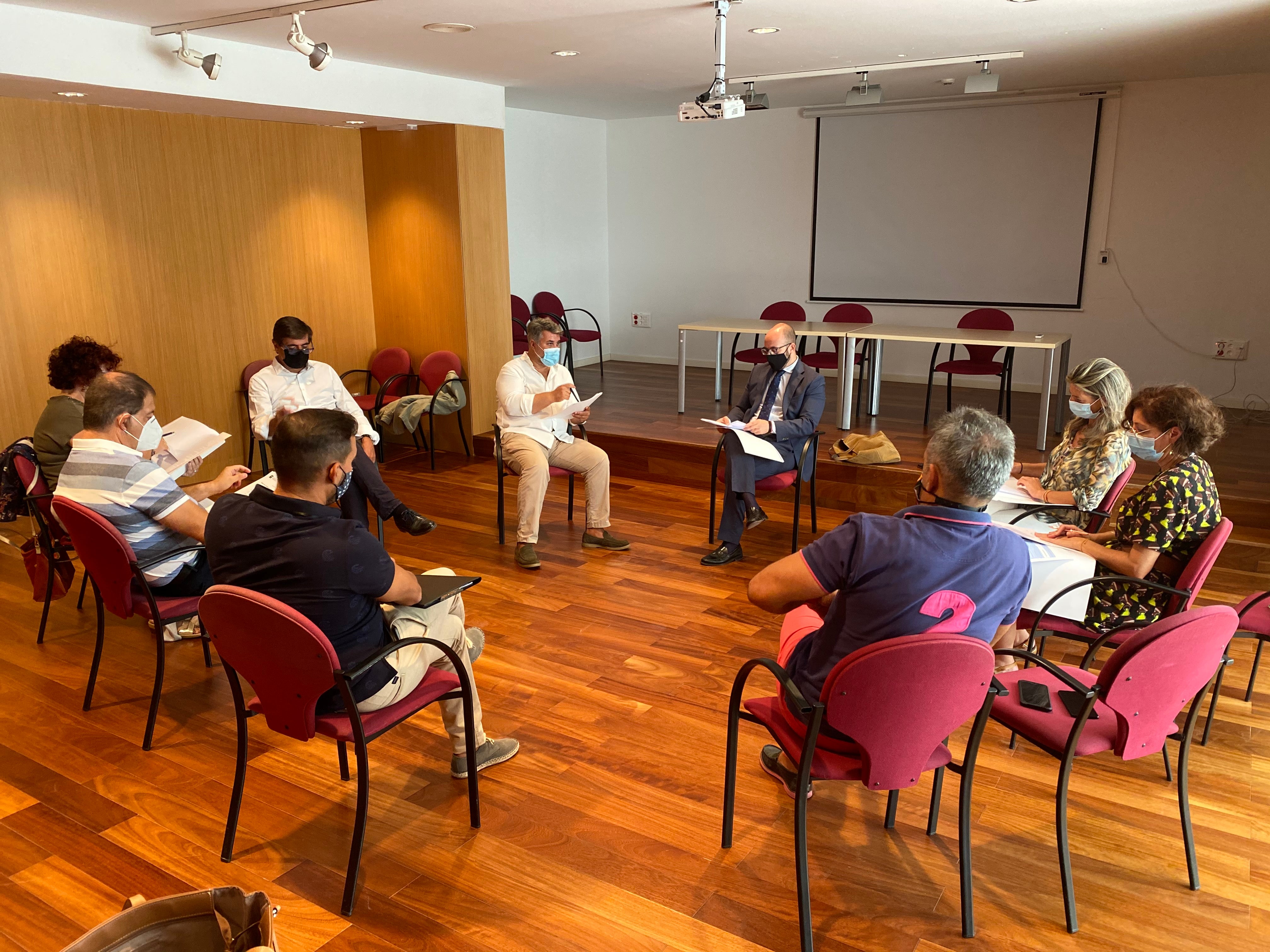 Reunión entre el Ayuntamiento y AVRA para avanzar en el proceso de demolición de 'José Antonio' Reunión entre el Ayuntamiento y AVRA para avanzar en el proceso de demolición de 'José Antonio'