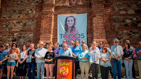 Vecinos de Monesterio en una acto tras la desaparición de Manuela Chavero
