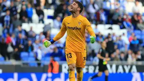 Juan Soriano, en un partido con el Sevilla. Juan Soriano, en un partido con el Sevilla.