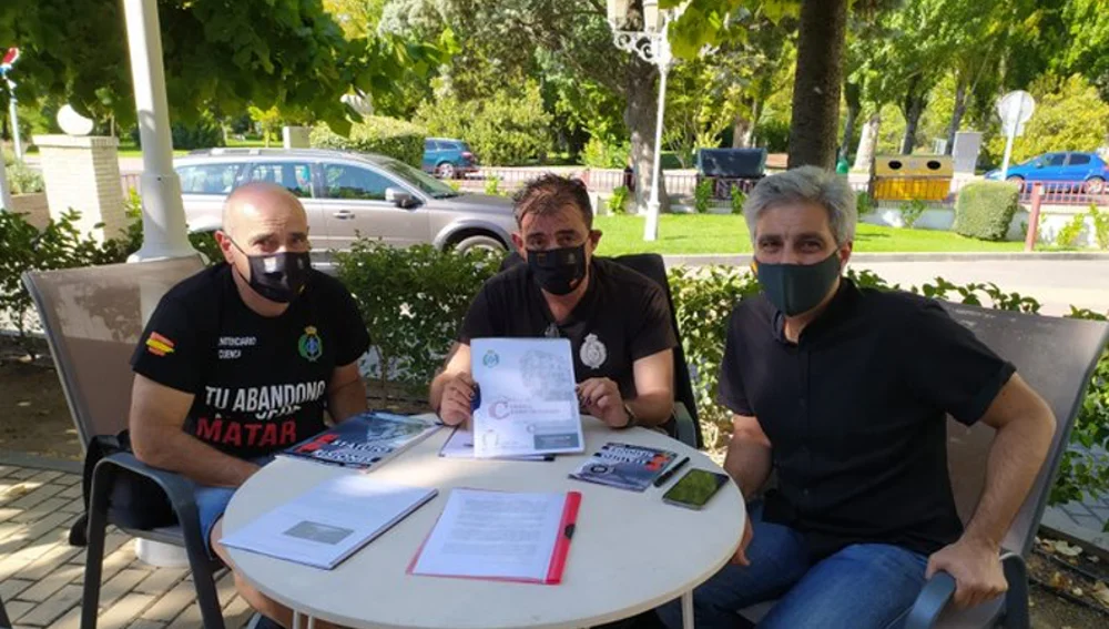 Iván Vélez, de Vox Cuenca, también mostró su apoyo a la iniciativa Iván Vélez, de Vox Cuenca, también mostró su apoyo a la iniciativa