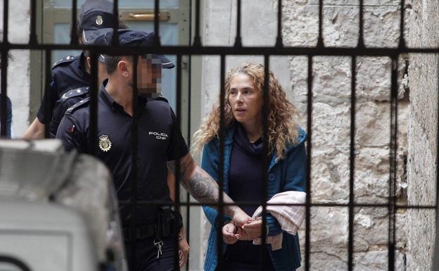 Una testigo sitúa a Conchi Martínez y a su cómplice en el aparcamiento de la Albufereta donde murió el marido de ella Una testigo sitúa a Conchi Martínez y a su cómplice en el aparcamiento de la Albufereta donde murió el marido de ella