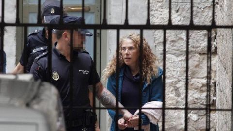 Concepci&oacute;n Mart&iacute;nez en los juzgados de Benal&uacute;a