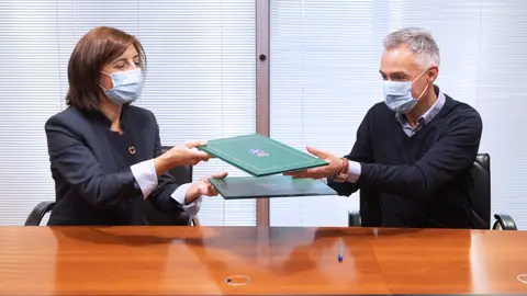 Reunión de Angeles Vazquez, co alcalde de Rubiá Reunión de Angeles Vazquez, co alcalde de Rubiá