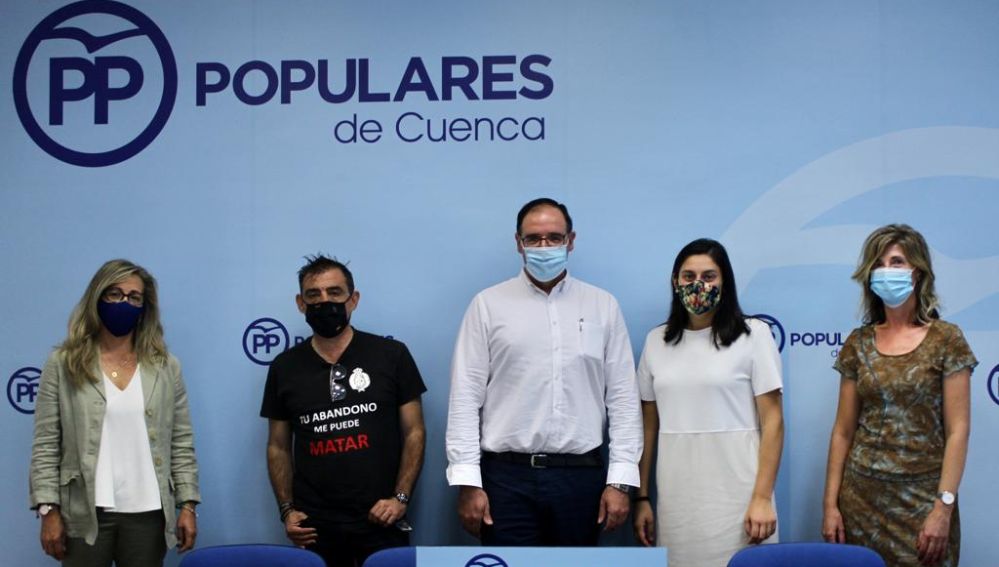 Reunión de la asociación con el presidente del PP de Cuenca, Benjamín Prieto y la diputada nacional Beatriz Jiménez