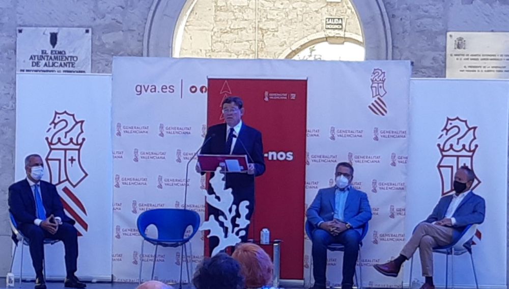 Ximo Puig en la presentación en Alicante de "Alcem-nos"