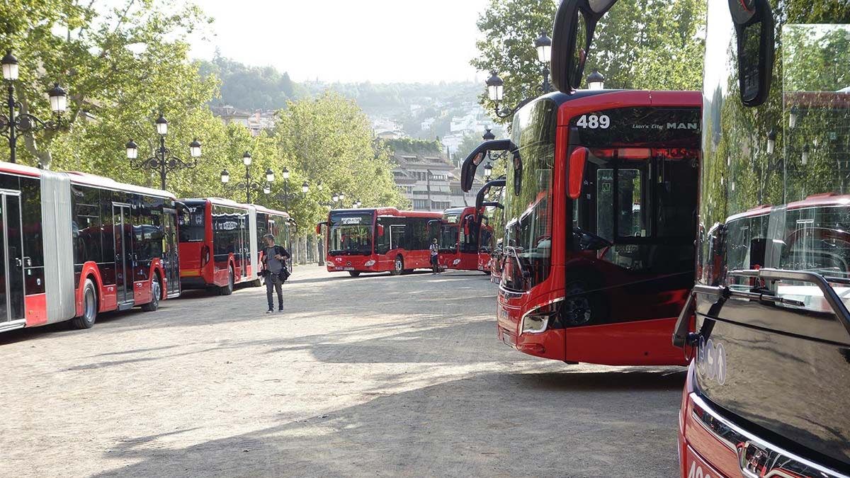 Fin a la huelga en el autobús urbano de Granada tras un acuerdo entre sindicatos y Alsa Fin a la huelga en el autobús urbano de Granada tras un acuerdo entre sindicatos y Alsa