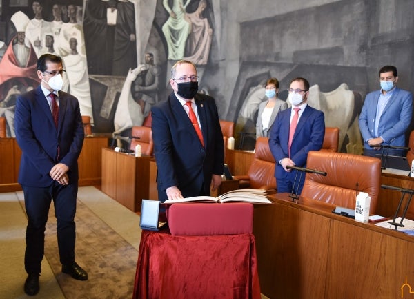 El Pleno de la Diputación de Ciudad Real aprueba invertir casi 8 millones de euros del superávit El Pleno de la Diputación de Ciudad Real aprueba invertir casi 8 millones de euros del superávit