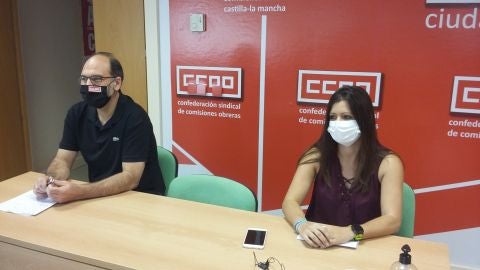 Jos&eacute; Manuel Mu&ntilde;oz y Sara Mac&iacute;as durante la rueda de prensa