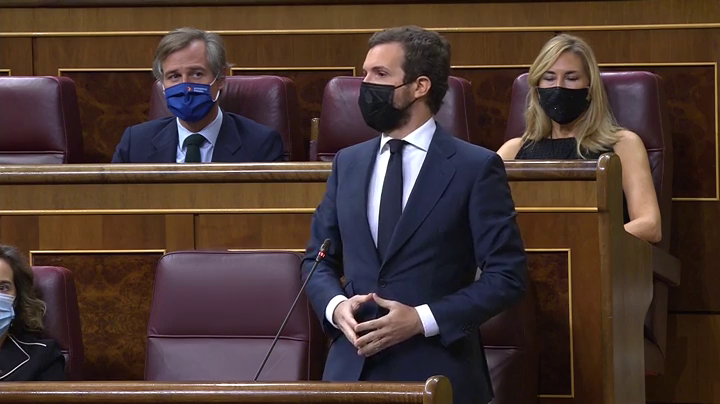 Pablo Casado acusa a Sánchez de tolerar los ataques a la Corona y le pide que "cese a su gobierno y rompa con sus socios" Pablo Casado acusa a Sánchez de tolerar los ataques a la Corona y le pide que "cese a su gobierno y rompa con sus socios"