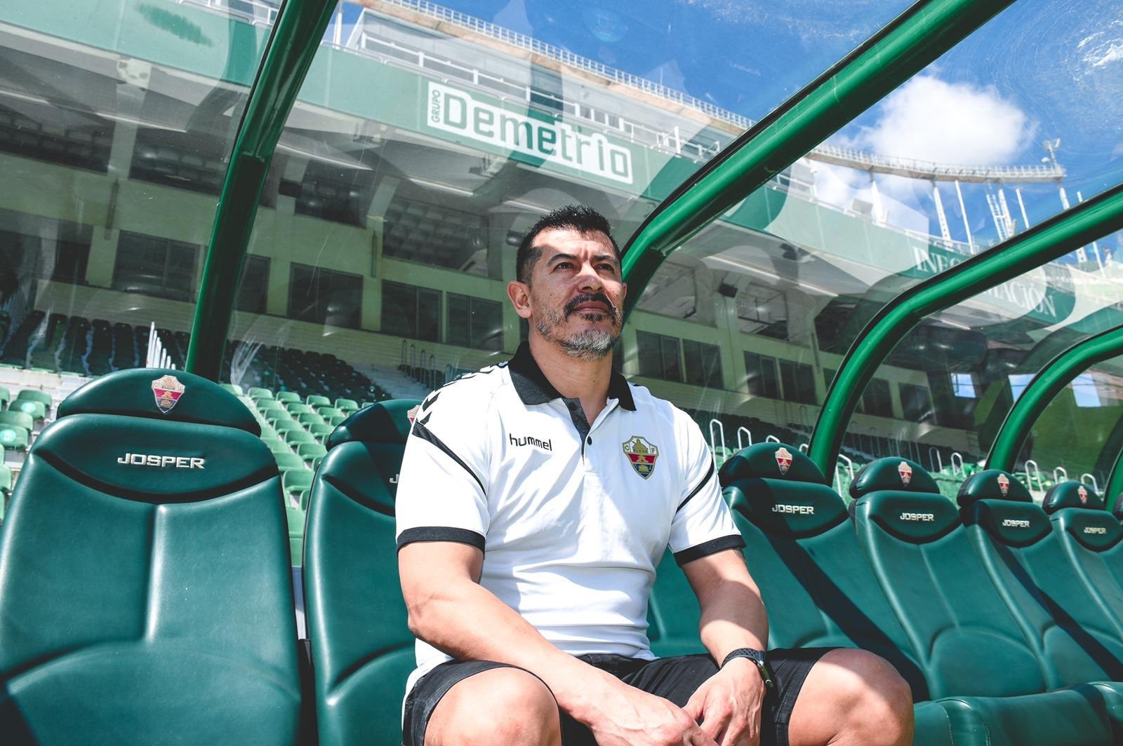 Almirón debuta en España ante Mendilibar, el técnico de Primera con más partidos Almirón debuta en España ante Mendilibar, el técnico de Primera con más partidos