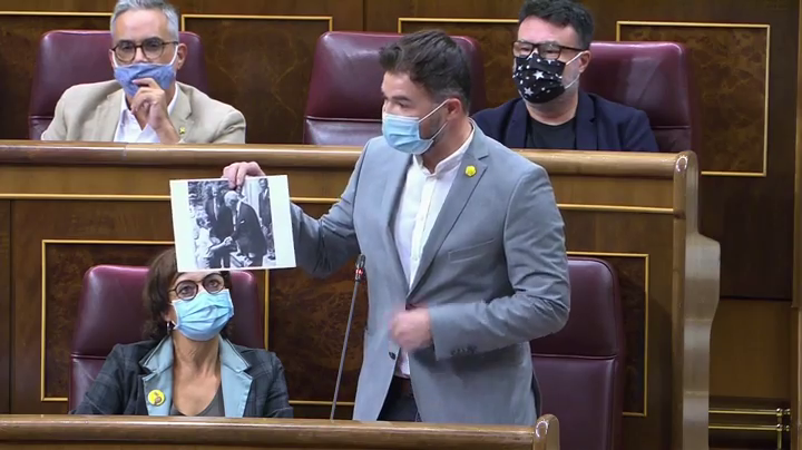Rufián: "Vox tiene aquí 52 diputados, pero en total tiene 53 porque tiene uno en la Zarzuela" Rufián: "Vox tiene aquí 52 diputados, pero en total tiene 53 porque tiene uno en la Zarzuela"