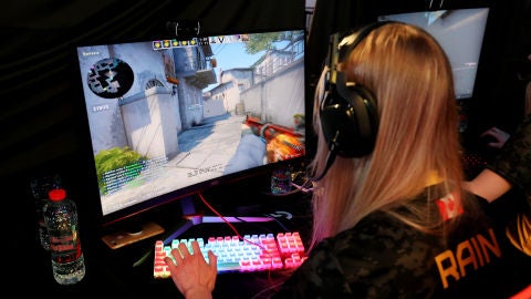 Los menores espa&ntilde;oles dedican un 45% m&aacute;s de tiempo a los videojuegos