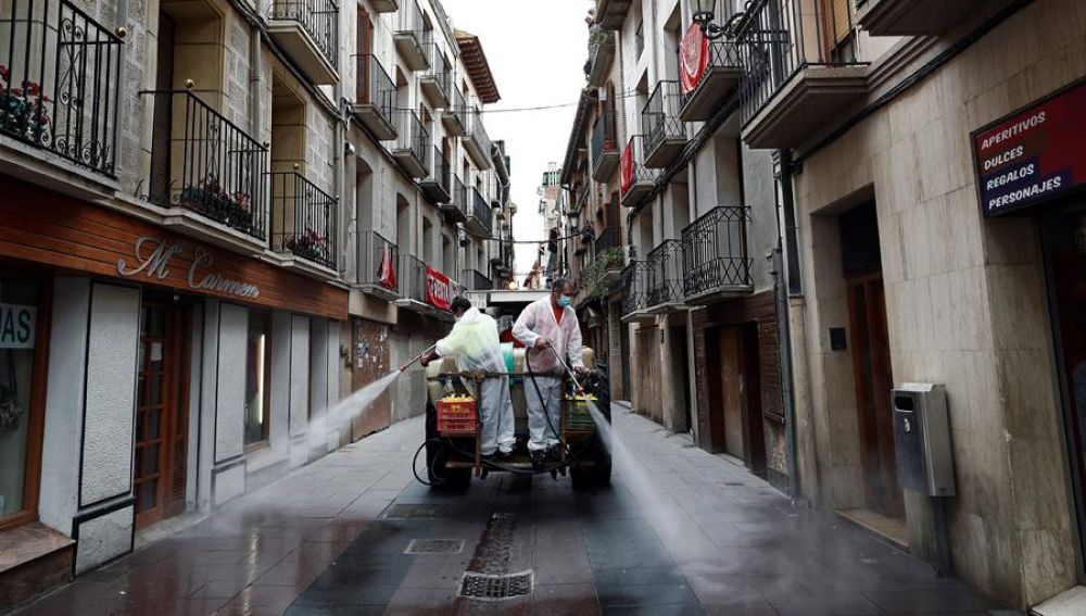 Limpieza de las calles en Peralta (Navarra)