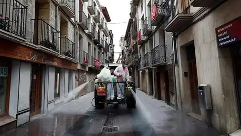 Limpieza de las calles en Peralta (Navarra) Limpieza de las calles en Peralta (Navarra)