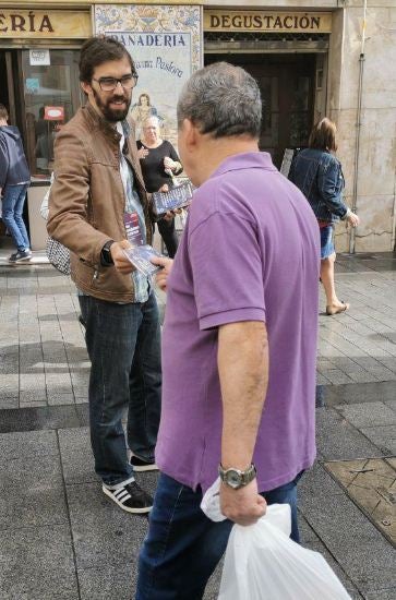 José Luis Bueno (IU): "Tras quince meses, el Gobierno 'de los preparados' de Beardo y Martínez está agotado" José Luis Bueno (IU): "Tras quince meses, el Gobierno 'de los preparados' de Beardo y Martínez está agotado"