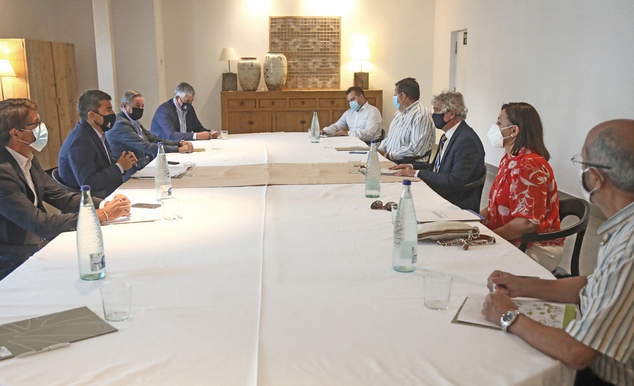 Carlos Mazón compromete presupuestar el Palacio de Congresos de Elche en 2021 si el ayuntamiento concreta qué quiere Carlos Mazón compromete presupuestar el Palacio de Congresos de Elche en 2021 si el ayuntamiento concreta qué quiere