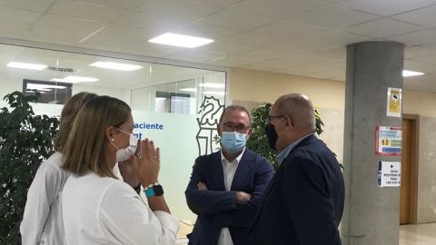 José Ramón González con los responsables del área de salud del Hospital de Sant Joan José Ramón González con los responsables del área de salud del Hospital de Sant Joan