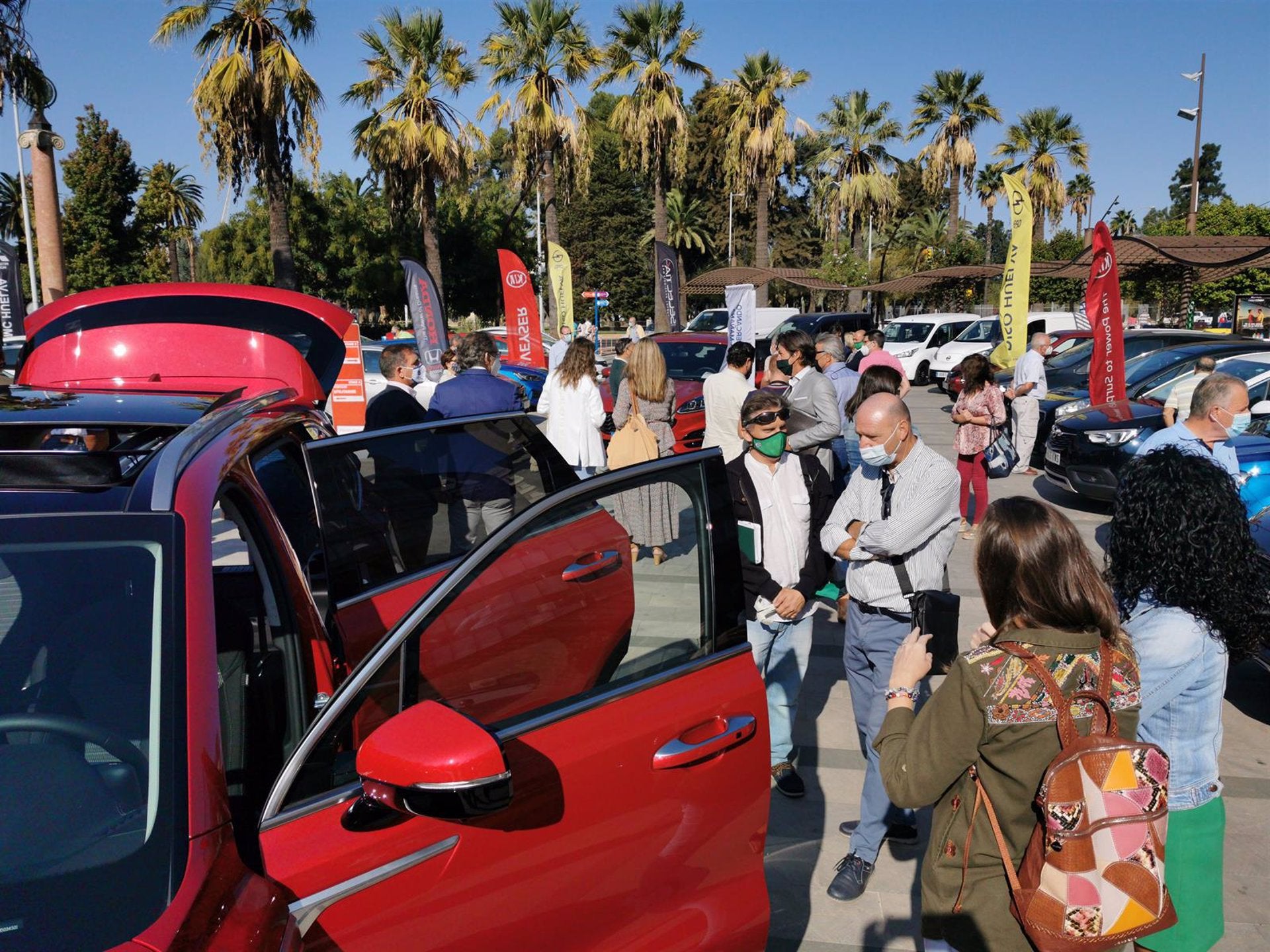 Más de 60 vehículos expuestos en la II Feria del Automóvil de Huelva- CSIF Más de 60 vehículos expuestos en la II Feria del Automóvil de Huelva- CSIF
