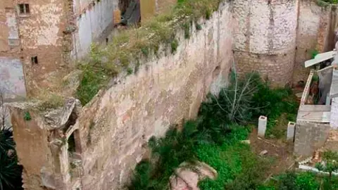 Restos de la muralla árabe en el barrio del Carmen Restos de la muralla árabe en el barrio del Carmen