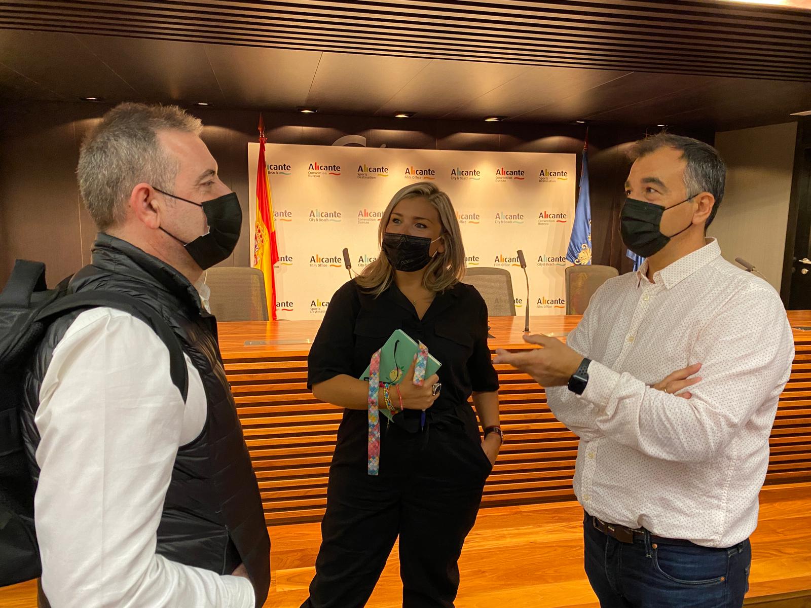 El Ayuntamiento apuesta por las producciones cinematográficas como atractivo turístico en "Alicante-Plató de Cine" El Ayuntamiento apuesta por las producciones cinematográficas como atractivo turístico en "Alicante-Plató de Cine"