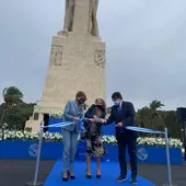 Corte de cinta en la inauguración del Monumento a la Fe Descubridora Corte de cinta en la inauguración del Monumento a la Fe Descubridora