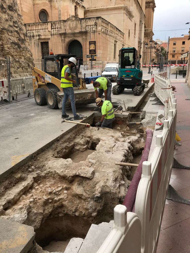 El PP pide que se amplíen las excavaciones arqueológicas junto a La Calahorra tras aparecer restos de los siglos XII y XIII El PP pide que se amplíen las excavaciones arqueológicas junto a La Calahorra tras aparecer restos de los siglos XII y XIII