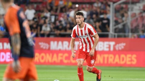 El central mazarronero en un partido con el Girona