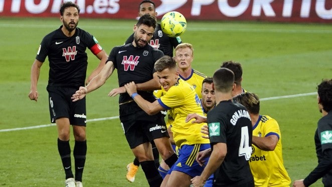 El Granada sólo consigue un empate en el Carranza tras una primera mitad en la que pudo sentenciar la victoria. Onda Deportiva Granada 05/10/2020 El Granada sólo consigue un empate en el Carranza tras una primera mitad en la que pudo sentenciar la victoria. Onda Deportiva Granada 05/10/2020