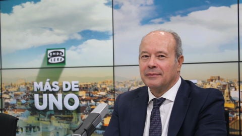 El ministro de Justicia, Juan Carlos Campo, en los estudios de Onda Cero