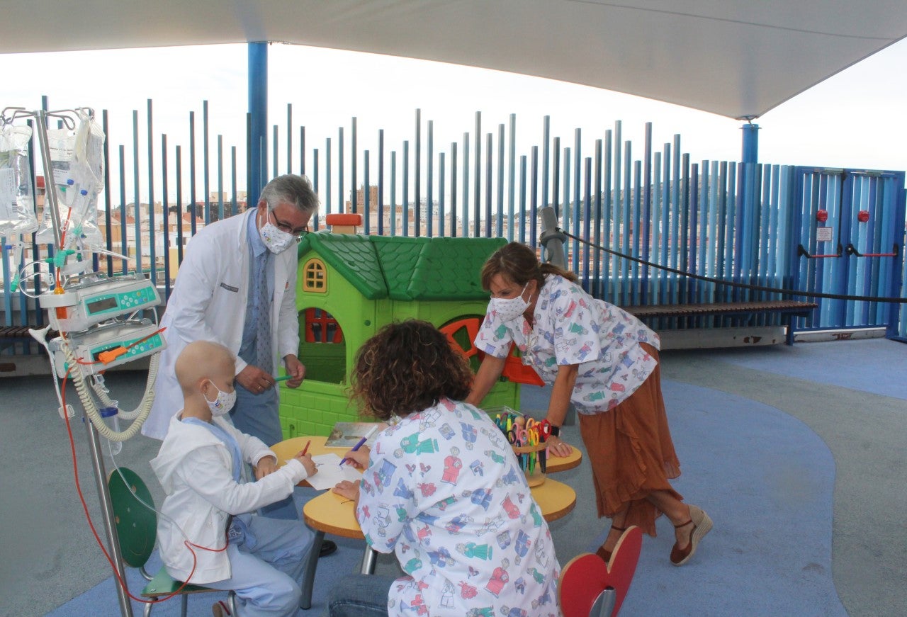 Curso presencial y telemático en el aula para los menores ingresados en el Hospital Curso presencial y telemático en el aula para los menores ingresados en el Hospital