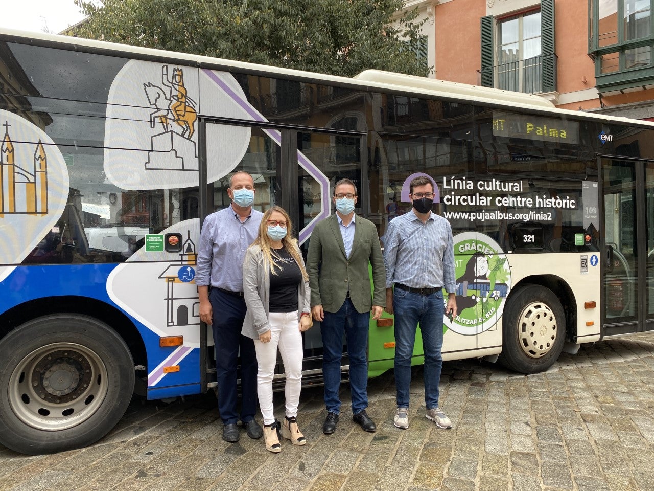 La EMT relanza la línea 2 para unir "movilidad sostenible y cultura" La EMT relanza la línea 2 para unir "movilidad sostenible y cultura"