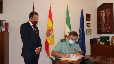 Firma institucional